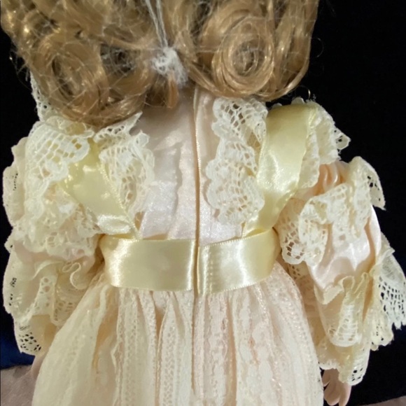Vintage 1980’s Bradley’s Doll Daysha - Picture 8 of 11